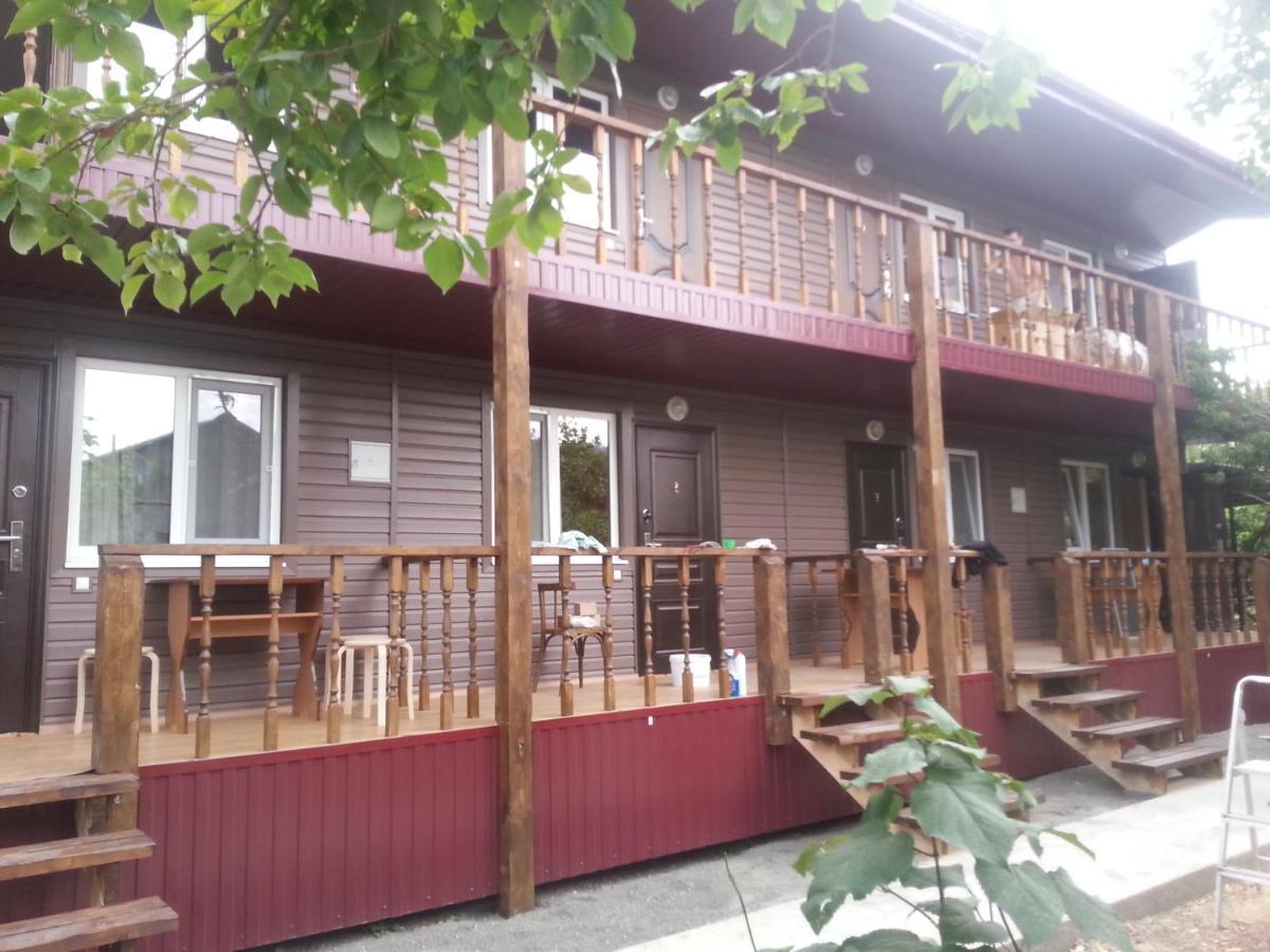 Guest House Yuzhnaya Palmira Pizunda Exterior foto